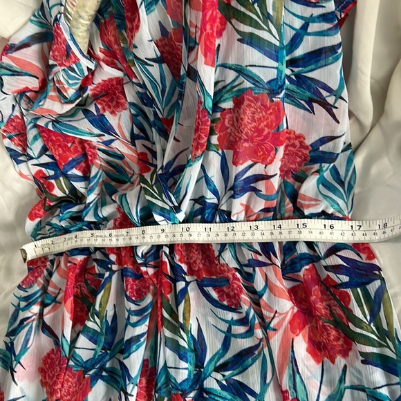 Cover up/Beach maxi dress. Red, Blue on White floral pattern. Size XL - Picture 6 of 7